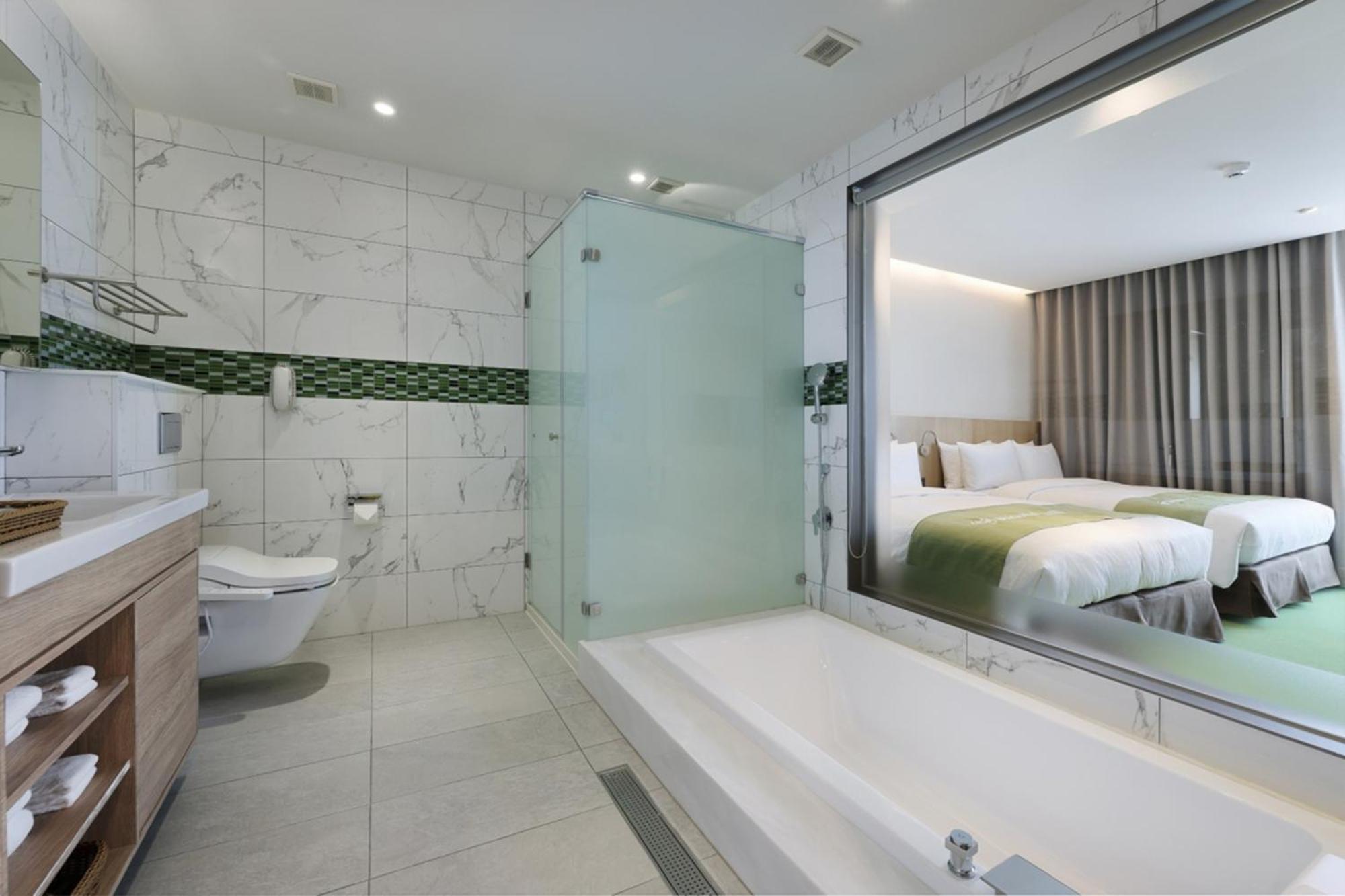 Check Inn Magi Kids Hotel Луодонг Екстериор снимка